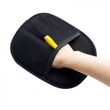 Static removal gloves for clothes and furniture with gentle cleaning bristles