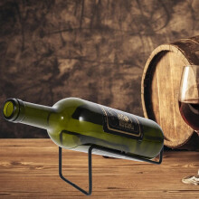 2 czarne, żelazne uchwyty na butelki wina do dekoracji stołu, minimalistyczny i stylowy stojak na wino