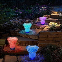 2 St Poolklorinfloater Solenergi Ljus med Fjärrkontroll Flytande Klor Dispenser RGB LED Pool Ljus för Simpool