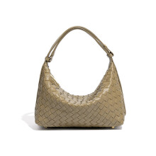 Trendy and versatile handmade woven bag, simple lunchbox handbag, niche shoulder bag/underarm bag