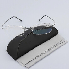 Ultra-Light Titanium Rimless Reading Glasses for Unisex Featuring Diopter Range of +1.0 to +3.5 with a Compact Design 25-26