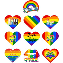Herzförmiges, farblich sortiertes Hänge-Ornament aus PVC für Parade- und Pride-Month-Partydekorationen