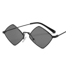 (black) Metalen dameszonnebril, ruitvormig model met UV400-lenzen en CE-certificering.