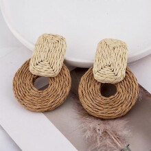 (brown) Pendientes de rafia redondos con colgante geométrico, tejidos a mano con paja, estilo bohemio para mujer.