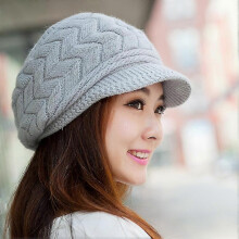 (Grey) Dames Winter Gebreide Muts met Vizier, Tweelaags Faux Voering, Elastisch Oorbescherming voor Koude Wind, Zwart