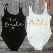(bride5, S) Damen-Badeanzug „Team Bride“ mit Goldprint, ideal für Junggesellinnenabschiede und Strandpartys, Größen S–3XL, ohne Polsterung