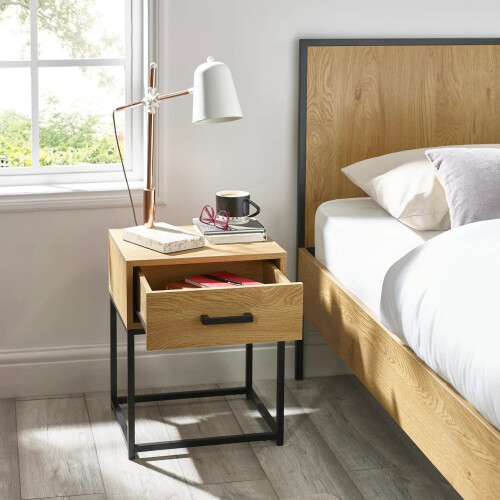 Harlow Light Oak Effect 1 Drawer Bedside Table 2