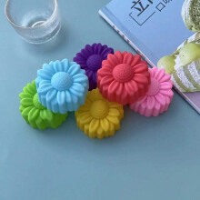 Daisy Flower Silicone Cake Mold Non-Stick Mold Cupcake Topper Decoration Suitable for Making Muffins Cheeses