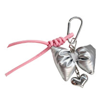 (Silver bow pink leat) Portachiavi con ciondolo a forma di cuore e fiocco in pelle, ideale per borse da donna e ragazza o custodie per cellulari.