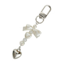 (White) Portachiavi a forma di cuore con fiocco delicato, in argento scuro, perfetto per feste e occasioni informali.