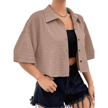 Blusa Feminina Cropped de Manga Curta com Detalhe de Bolso Frontal e Botões, em Cor Sólida, Ideal para o Verão Cáqui L