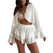 Conjunto Feminino de Duas Peças com Babados, Composto Por Camisa de Manga Comprida com Botões e Shorts. Branco L