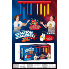 Juego de palitos que caen, divertido y desafiante, para entrenar la capacidad de reacción. Actividad educativa. Juego de mesa para