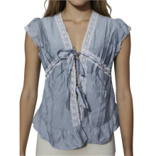 Regata Feminina com Amarração Frontal e Detalhes em Renda, Estilo Anos Y2K, Decote em V, Cropped, Ideal para o Verão, Perfeita para Sair À Noite,