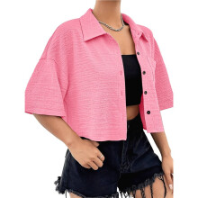 Blusa Feminina Cropped de Manga Curta com Detalhe de Bolso Frontal e Botões, em Cor Sólida, Ideal para o Verão Rosa M