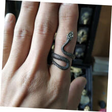 Hadí prsteň Retro zliatinové šperky Punk Cobra prsteň unisex na párty a bežné nosenie Čierna