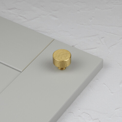(35mm Knob) Satin Brass Hammered T-Bar Handle & Coordinating Knobs 1