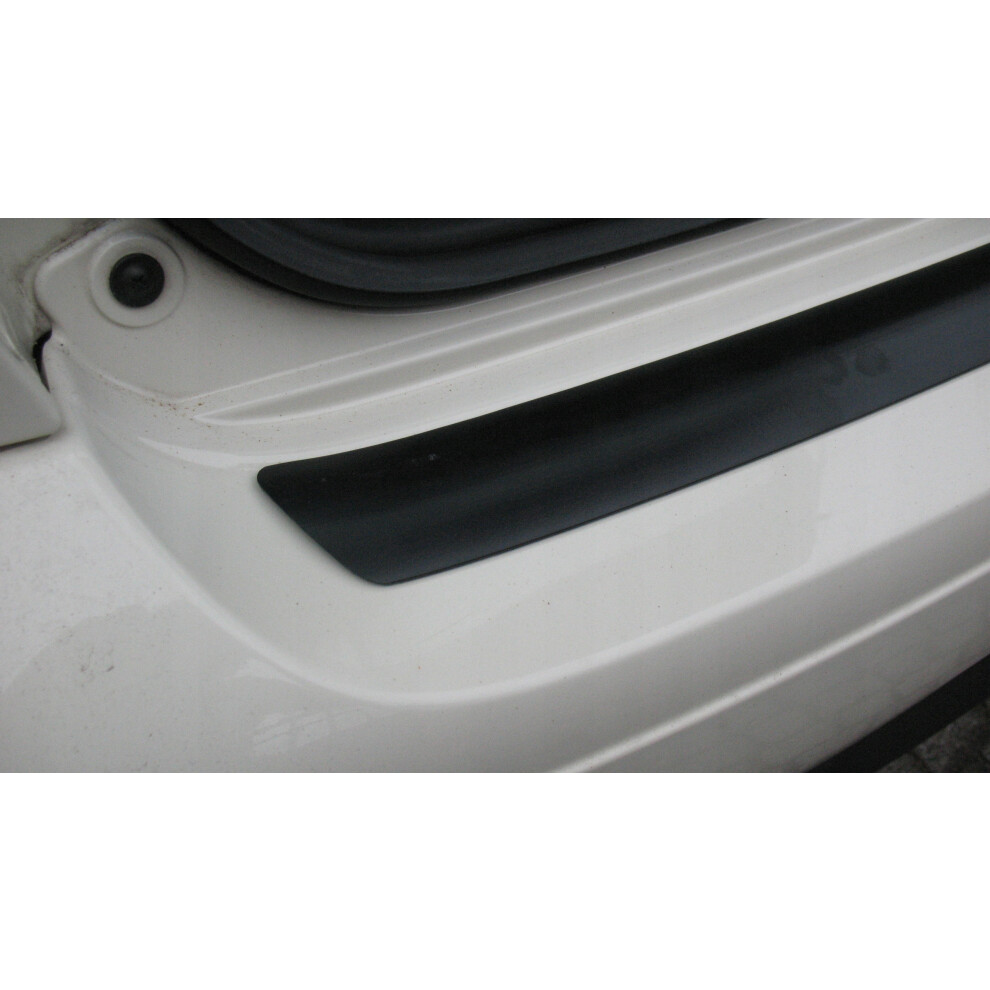 Infiniti Q30, Qx30 - Listwa Ochronna Czarna Na Zderzak Tylny Nakladka 00006255