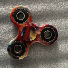 (Red Purple)Hello Kitty Camouflage Pattern Fidget Spinner Metal Decompression Gift Toys