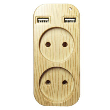 Europäischer Reiseadapter mit 2 USB-Anschlüssen, Steckdosenadapter und Ladegerät für Deutsche, Französische und Russische EU-Steckdosen