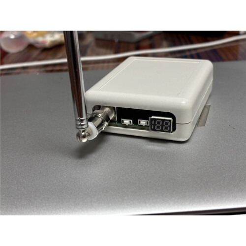 Analog TV Signal Transmitter VHF UHF FM Signal Generator LED Display Adjustable Audio Video Transmitter Image W Antenna 2