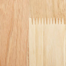 Smalle houten kast
