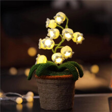 Handgehäkelte Maiglöckchen-Topfblume Aus Baumwollseil
