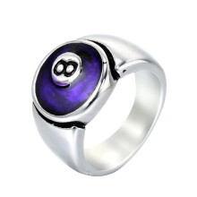 Anillo de sello para hombre de acero inoxidable 8Ball, color plata y morado. Tallas disponibles.