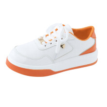 Damefarvede lædersneakers med snørebånd og kilehæl, størrelse