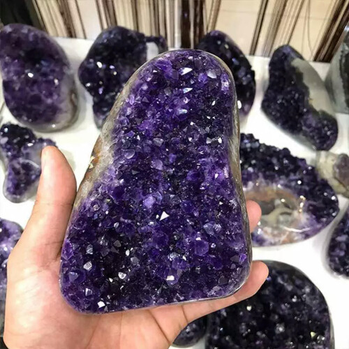 Geodo de quartzo ametista natural com base lapidada (1 peça) 1