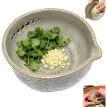 (1PC) Handgefertigte Keramik Knoblauchreibe mit integrierter Kräuterschale und Abstreifer für Saucen Dressings Dips
