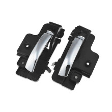 Poignée de porte intérieure chromée pour Jeep Patriot 07-10 et Dodge Caliber 07-12 1DC19SZ0 (illustrée)