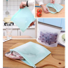 Silicone Set of 4 Reusable Storage Bag for Fruit Vegetable Preserving and Freezing Meat Soup, Airtight, Leak-Proof Food Container (17x21,5x8,5 cm)