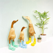 Resin Duck Statue Garden Sculpture Cute Cartoon Ducks Wearing Spotted Wellies Boot Good Luck Figurine Green-S