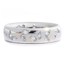 Sterling zilveren duimring in vlinderdesign met zirkonia.