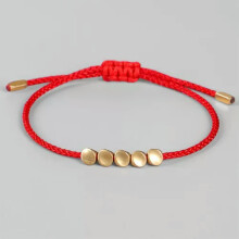 Pulseira Tibetana Budista de Contas de Cobre com Cordão Vermelho (5 Contas)