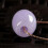 Um colar com pingente de jadeíta violeta natural. 2