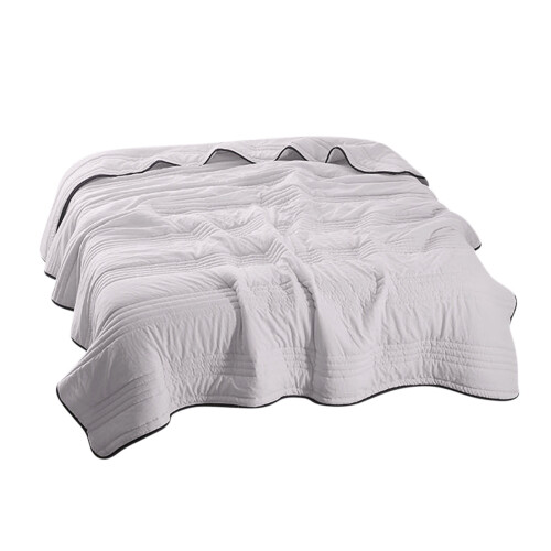 Summer Quilt Water Washed Breathable Lightweight Queen Size 1