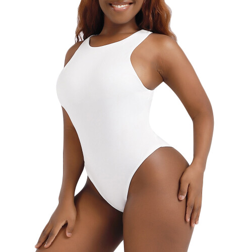 Macacão feminino sem mangas com decote halter e modelagem justa