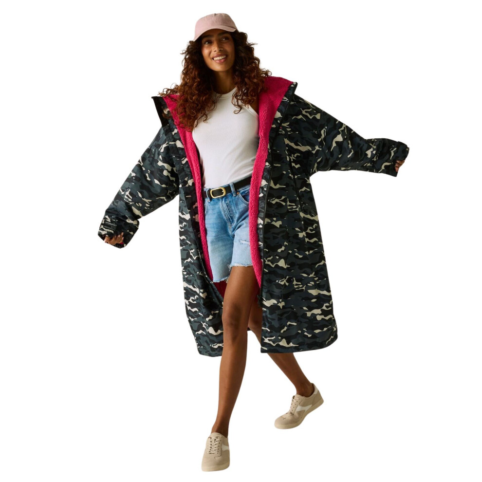 Regatta (Xs/S, Black Camo/Pink) Outdoor Active Unisex Waterproof Zip Beach Surfing Changing Robe