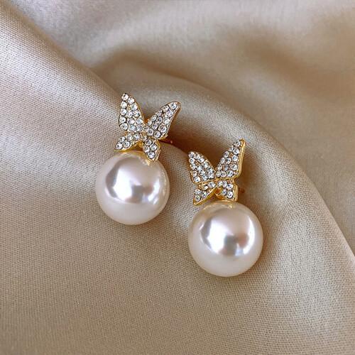 Glittering Pearl Dangle Earrings for Women
