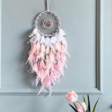 Roze levensboom dromenvanger wanddecoratie met natuurlijke helende kristallen, handgemaakte boho kamerdecoratie