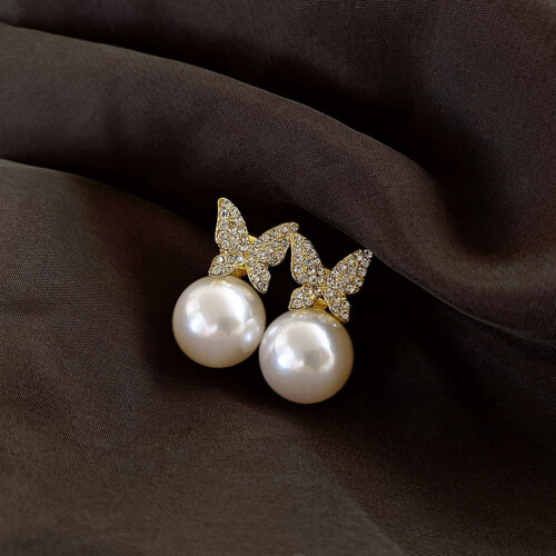 Glittering Pearl Dangle Earrings for Women 1