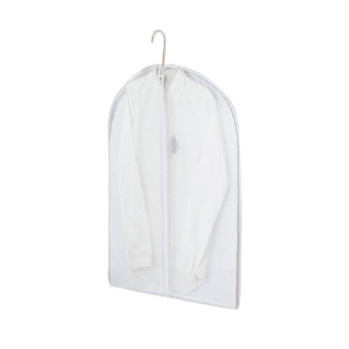 Capas transparentes com zíper para guardar ternos e casacos.