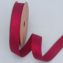 Cinta de poliéster color rojo vino, 2,5 cm  10 yardas, estampada.