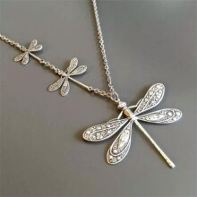 Collana con ciondolo a forma di libellula in argento 925 con zirconi cubici