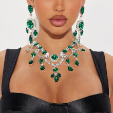 Conjunto vintage de collar y pendientes de pedrería verde (2 piezas)