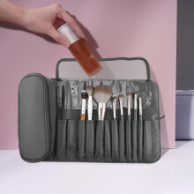 Grijs make-up kwastenetui, multifunctioneel en eenvoudig ontwerp.