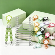 DIY Beadable Keychains Set, Blank Bead Rod Random Color Flower-Shaped Key Chain Set Including Cardboard Bag