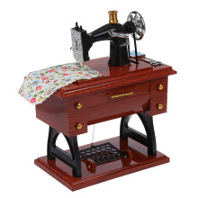 Mechanische Spieluhr im Vintage-Stil, inspiriert von einer Mini-Nähmaschine